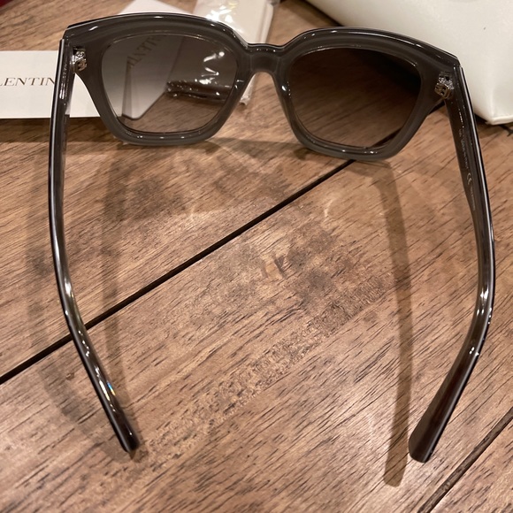 VALENTINO V667S GRAY FADED LACE PLASTIC  FRAME SUNGLASSES ITALY NIB main image 6